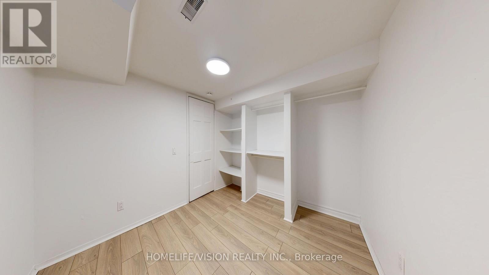 37 Davies Crescent, Toronto, Ontario  M4J 2X7 - Photo 15 - E12857220