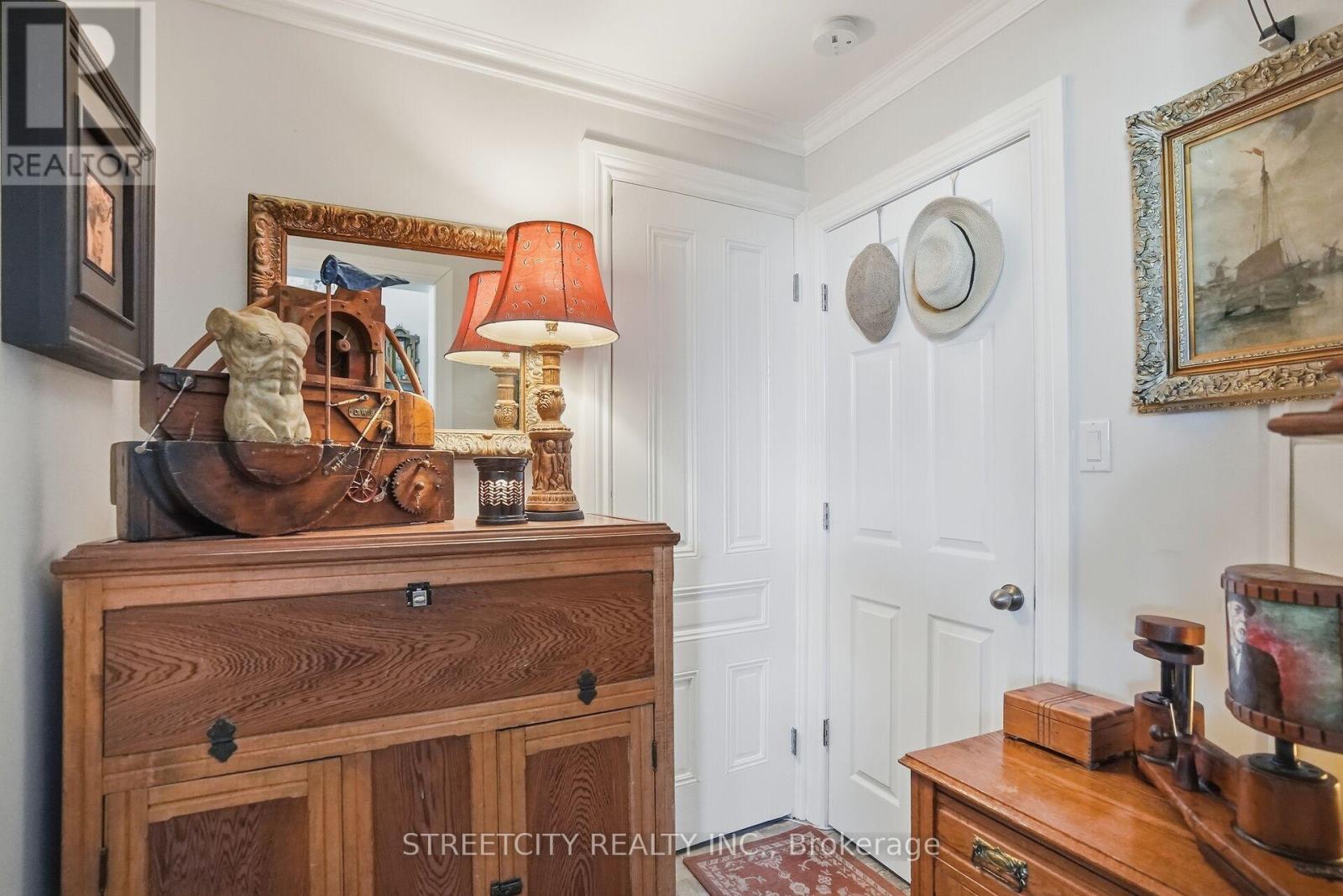 82 Wellington Street, St. Thomas, Ontario  N5R 2R2 - Photo 6 - X12841718