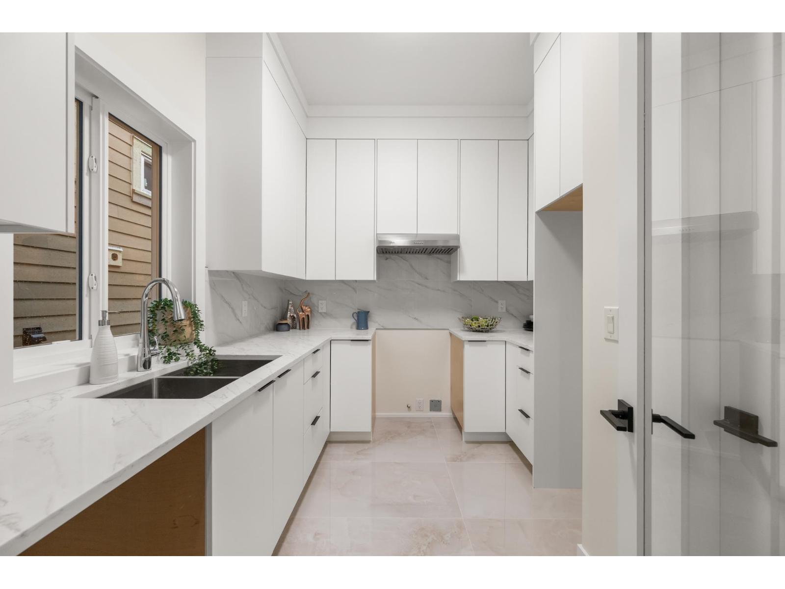 11472 138a Street, Surrey, British Columbia  V3R 0J3 - Photo 10 - R3088676