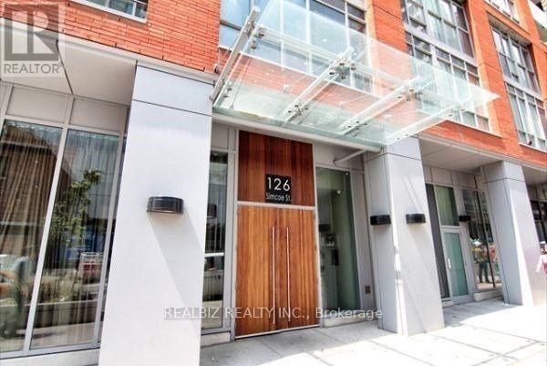 2401 - 126 SIMCOE STREET, Toronto, Ontario