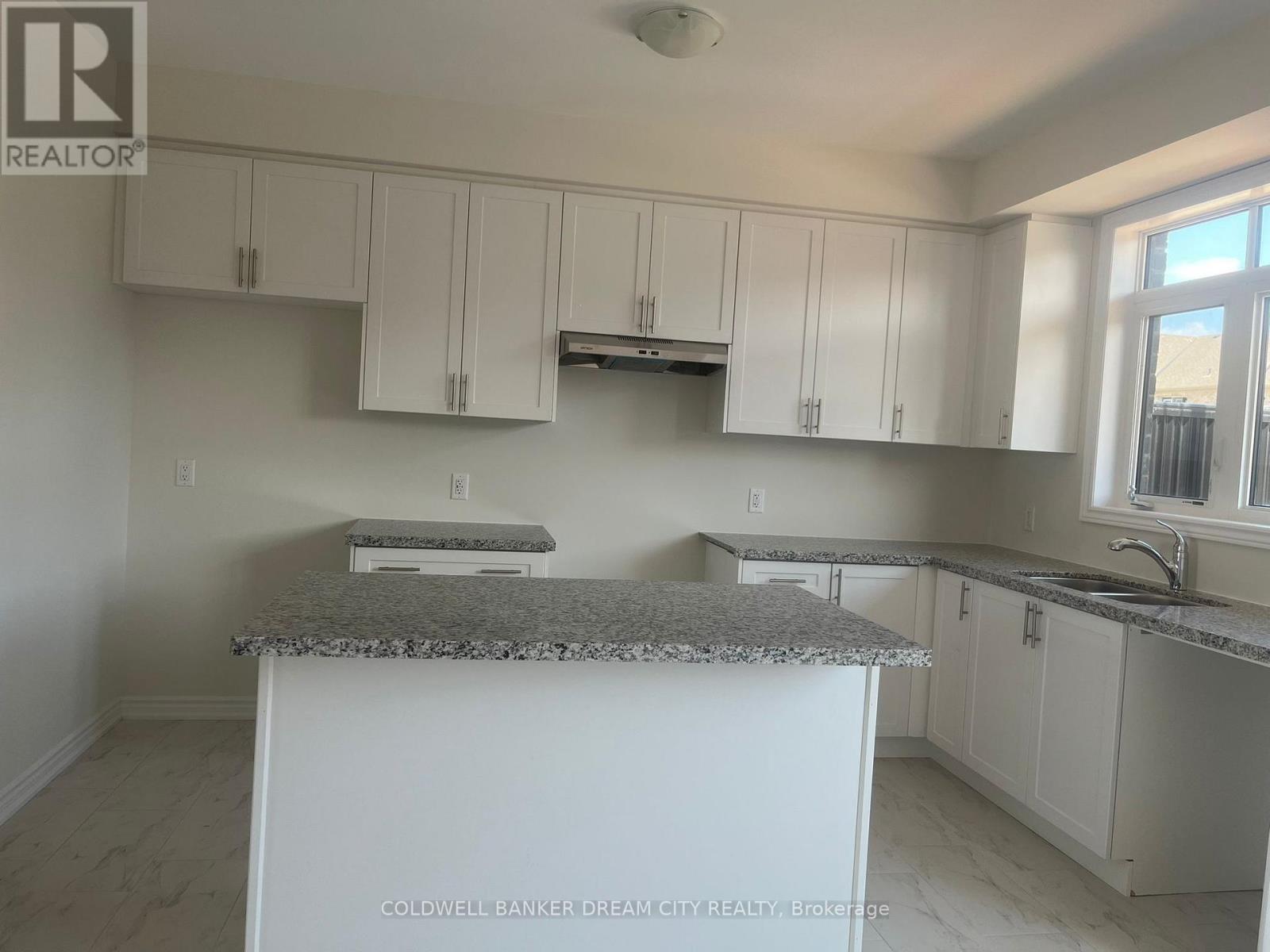 57 Camino Real Drive S, Caledon, Ontario  L7C 1Z9 - Photo 2 - W12857266