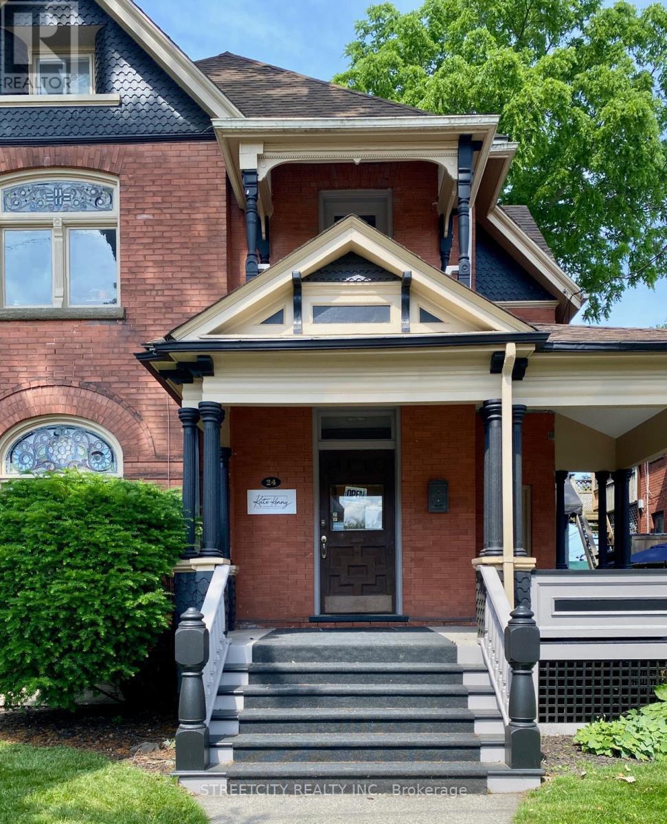 24 Hincks Street, St. Thomas, Ontario  N5R 3N6 - Photo 2 - X12841956