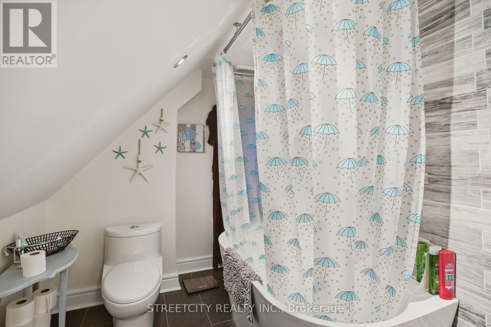 Photo 30 of 37 for 24 Hincks Street