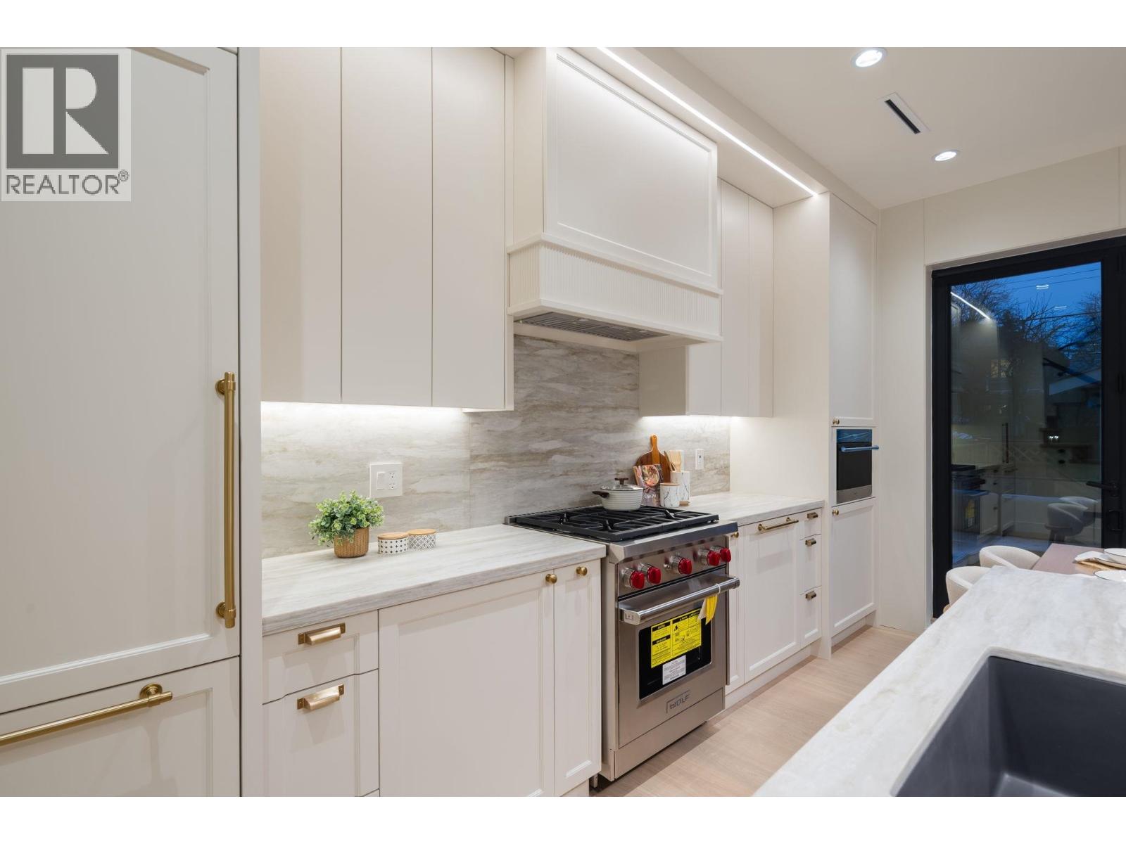 2 3036 W 13th Avenue, Vancouver, British Columbia  V6K 2V2 - Photo 38 - R3096339