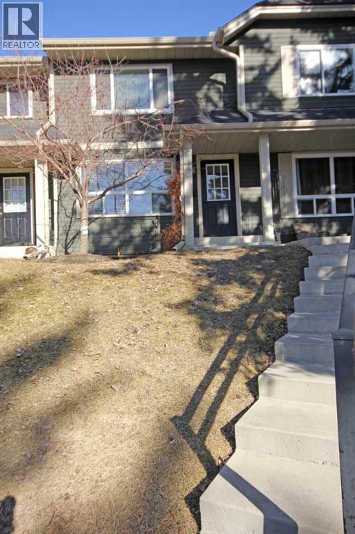 641 Queensland Place Se, Calgary, Alberta  T2J 6R6 - Photo 2 - A2291168