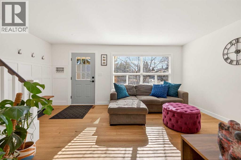 641 Queensland Place Se, Calgary, Alberta  T2J 6R6 - Photo 5 - A2291168