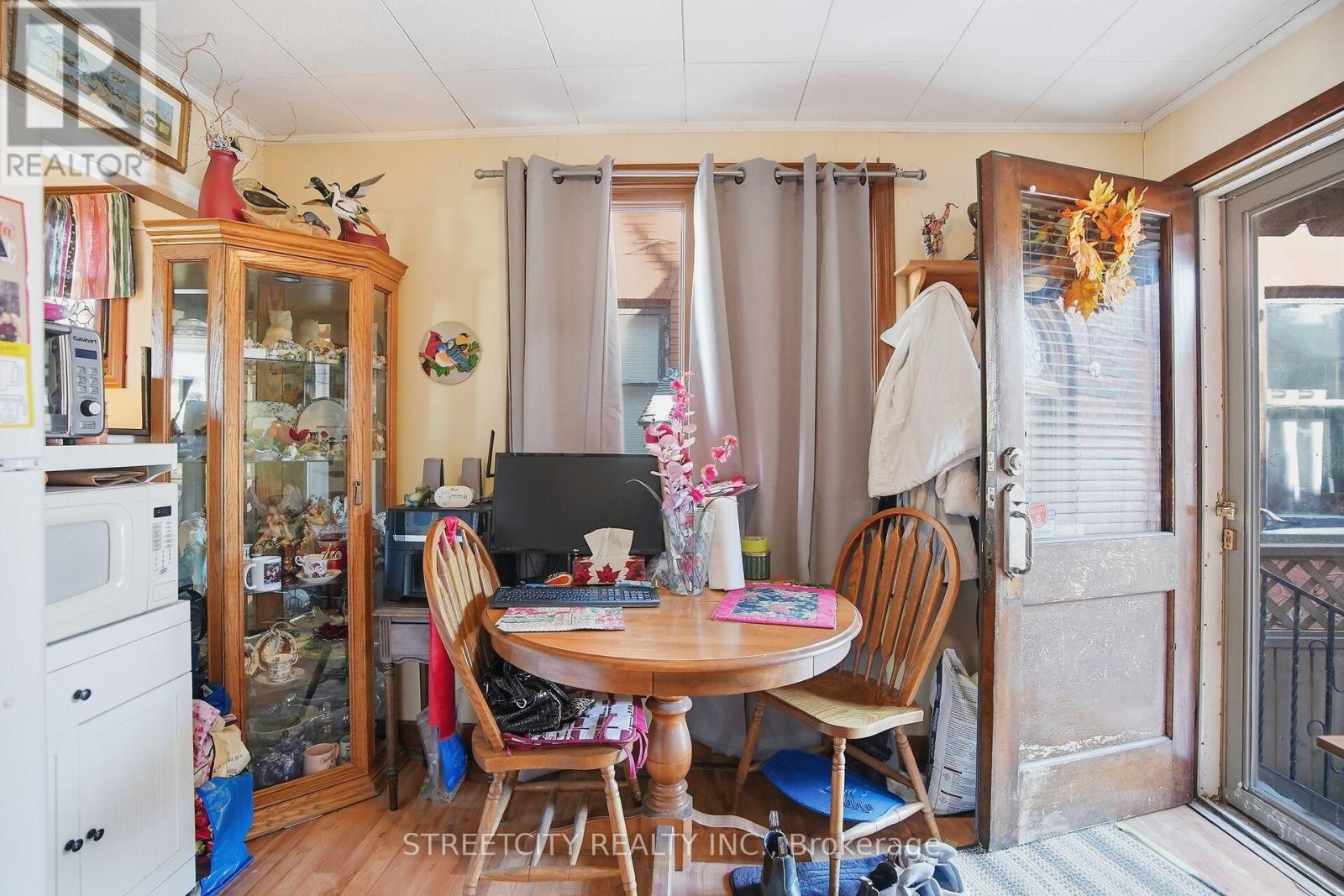 24 Hincks Street, St. Thomas, Ontario  N5R 3N6 - Photo 17 - X12841956