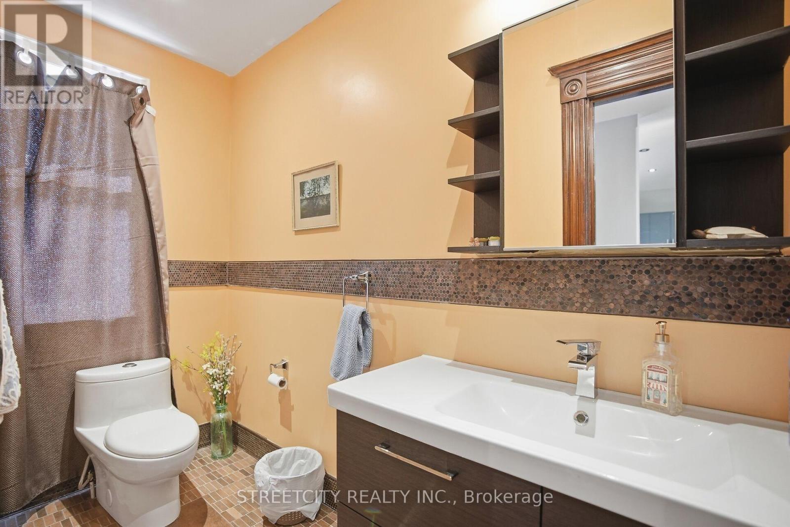 24 Hincks Street, St. Thomas, Ontario  N5R 3N6 - Photo 23 - X12841956