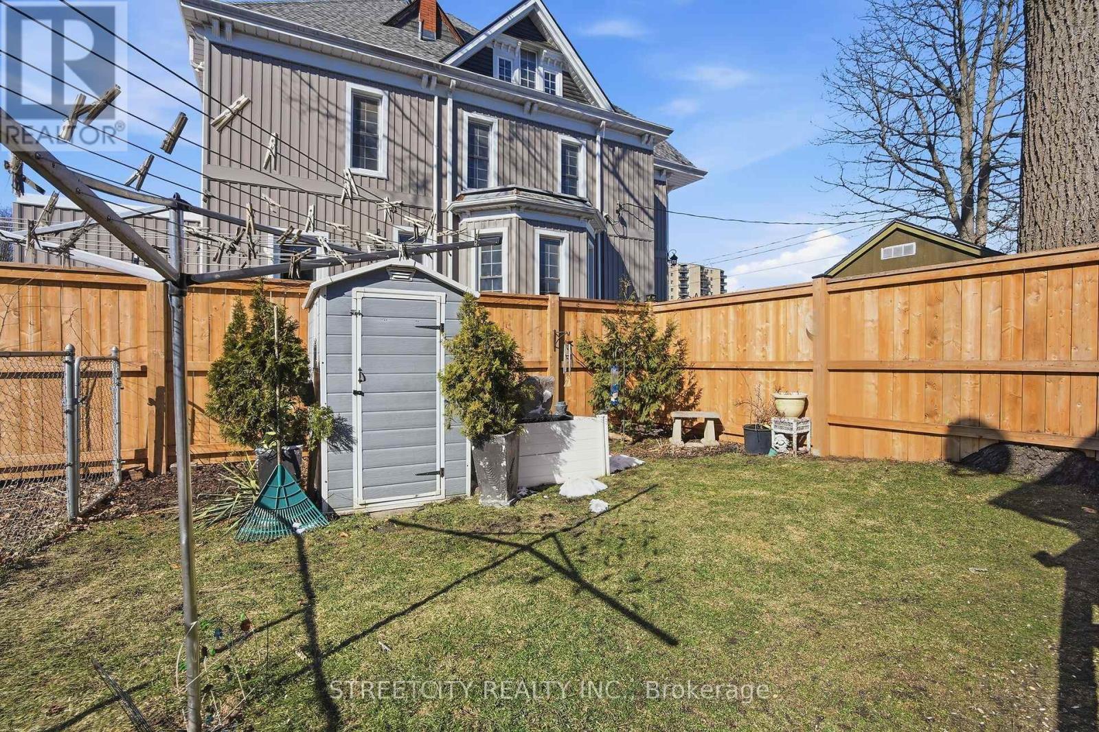 24 Hincks Street, St. Thomas, Ontario  N5R 3N6 - Photo 19 - X12841956