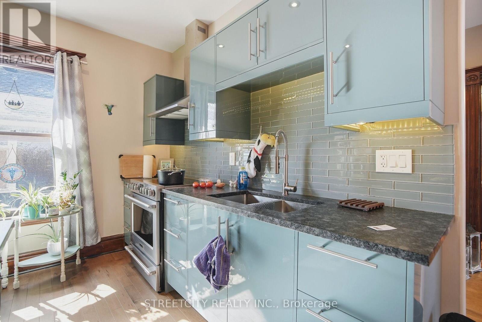 24 Hincks Street, St. Thomas, Ontario  N5R 3N6 - Photo 26 - X12841956