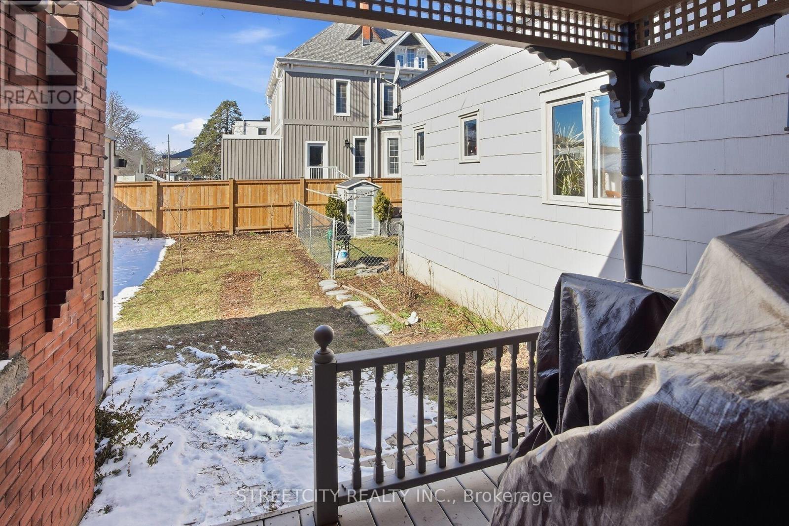 24 Hincks Street, St. Thomas, Ontario  N5R 3N6 - Photo 36 - X12841956