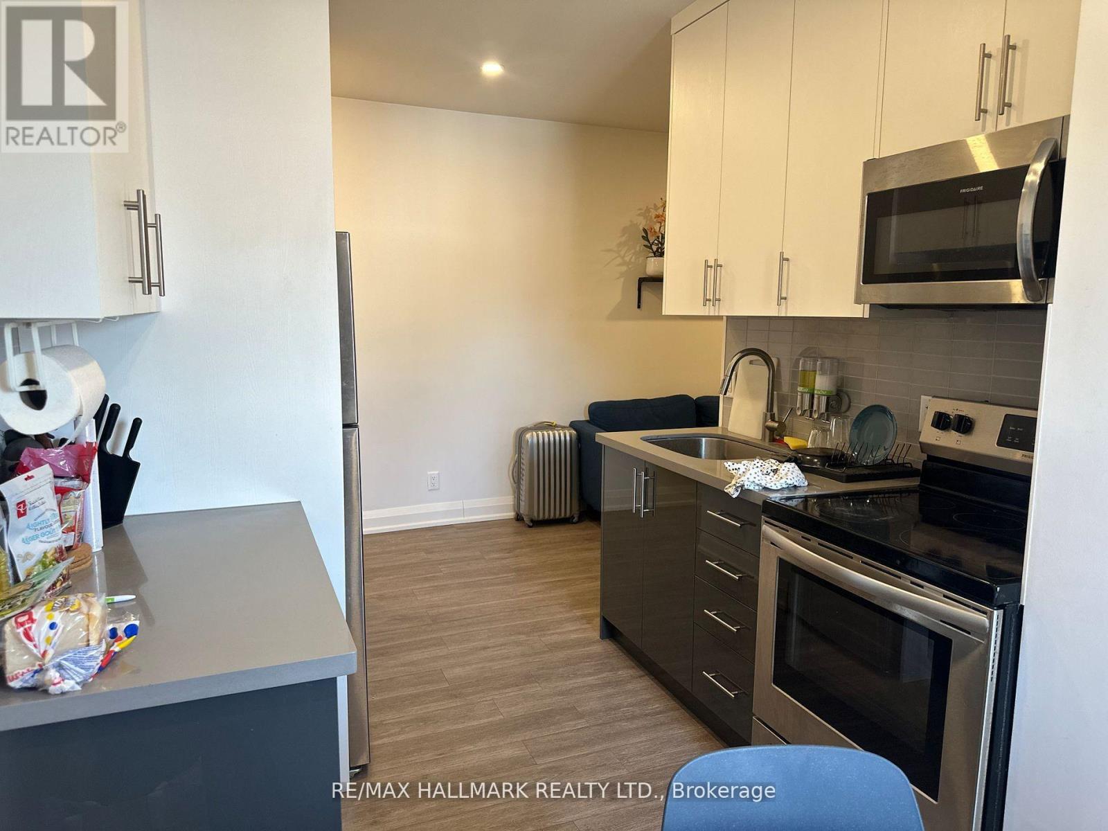 11 - 595 St Clair Avenue W, Toronto, Ontario  M6C 1A3 - Photo 10 - C12857310