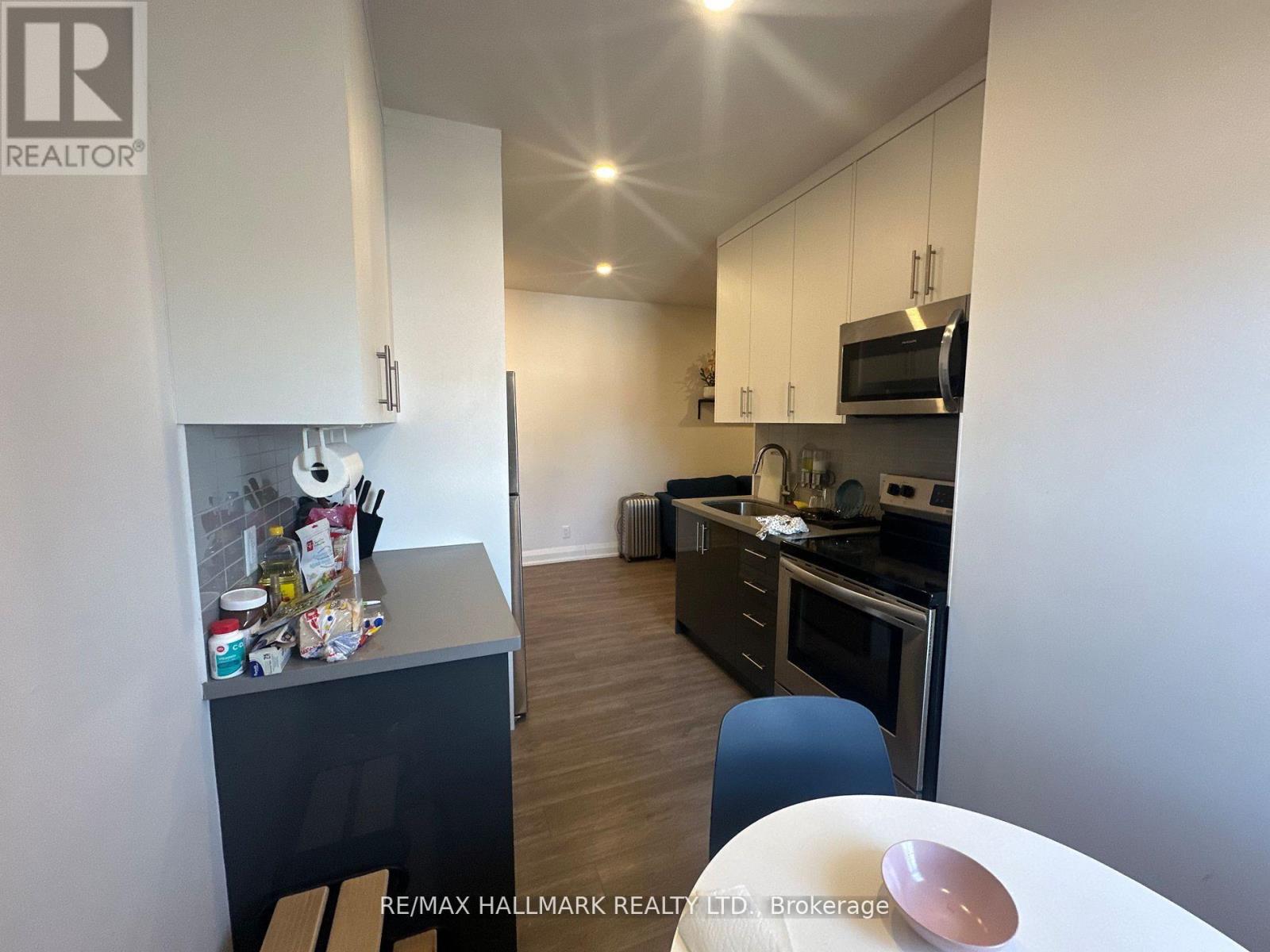 11 - 595 St Clair Avenue W, Toronto, Ontario  M6C 1A3 - Photo 11 - C12857310
