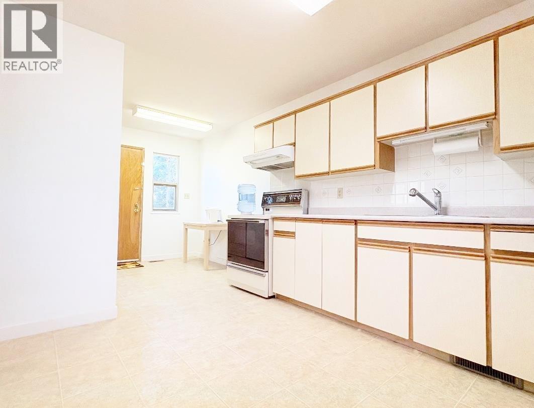 2038 Napier Street, Vancouver, British Columbia  V5L 5B7 - Photo 8 - R3097118