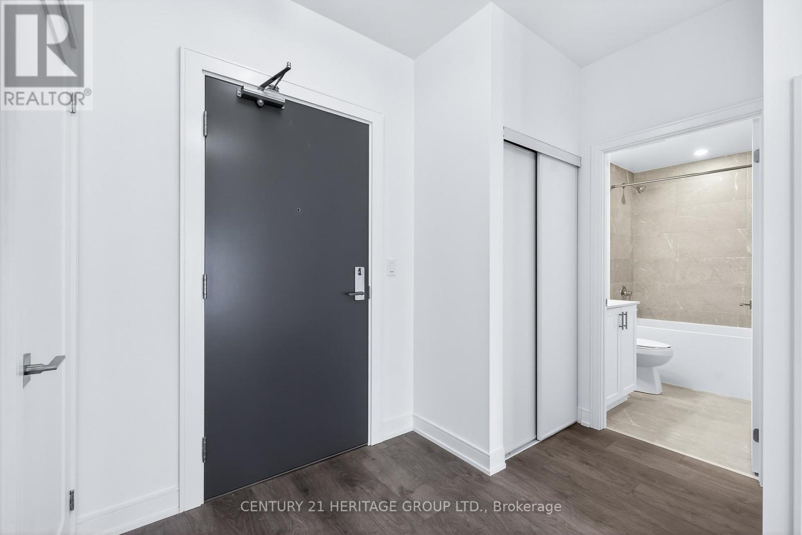 A807 - 705 Davis Drive, Newmarket, Ontario  L3Y 0J1 - Photo 2 - N12857312