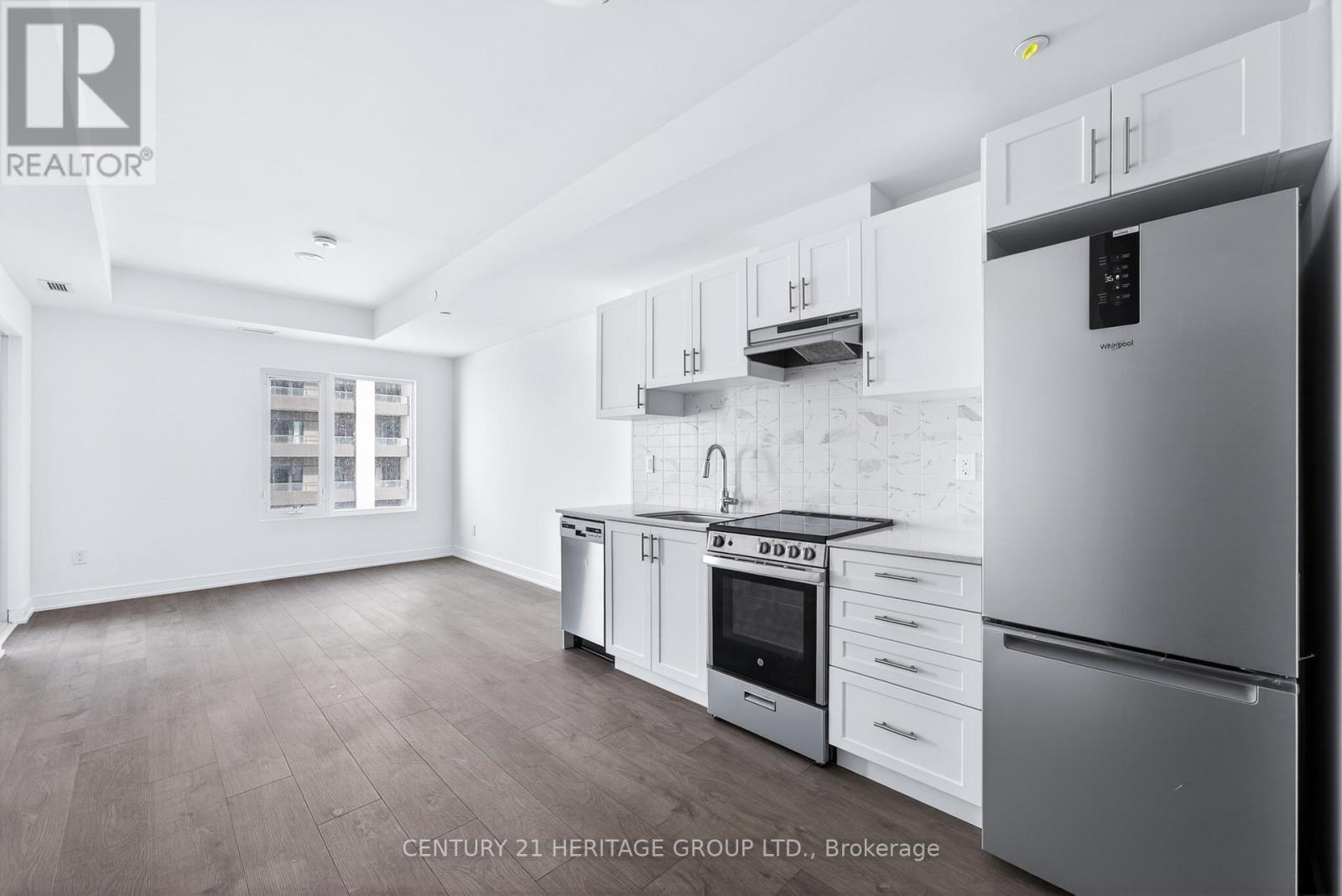 A905 - 705 Davis Drive, Newmarket, Ontario  L3Y 0J1 - Photo 5 - N12857314