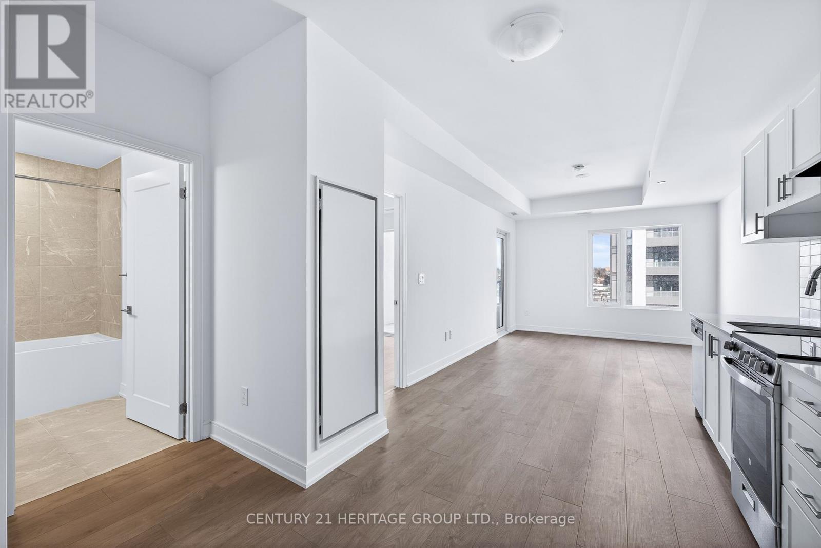 A905 - 705 Davis Drive, Newmarket, Ontario  L3Y 0J1 - Photo 6 - N12857314