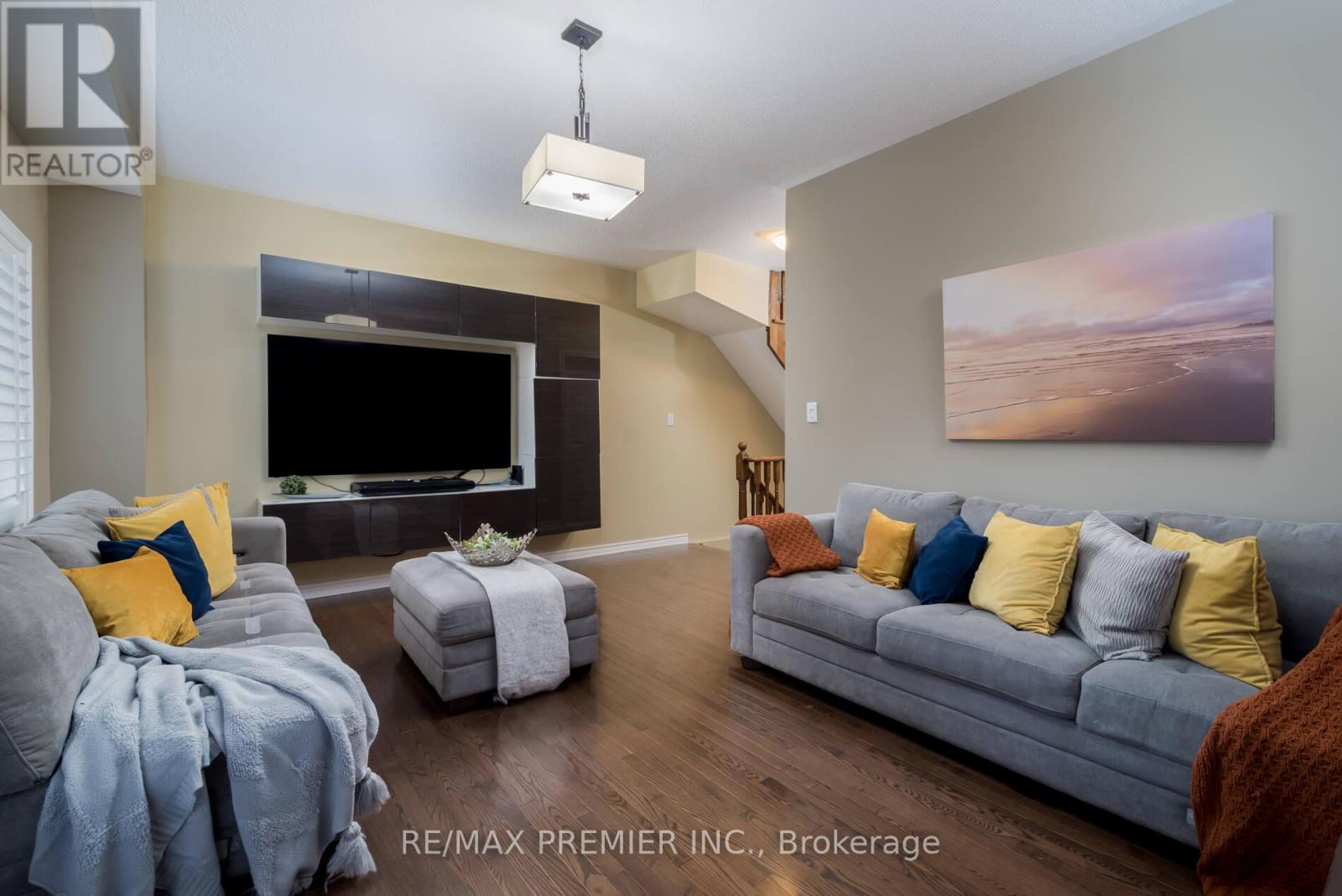 39 Market Garden Mews, Toronto, Ontario  M8Z 0A6 - Photo 10 - W12857276