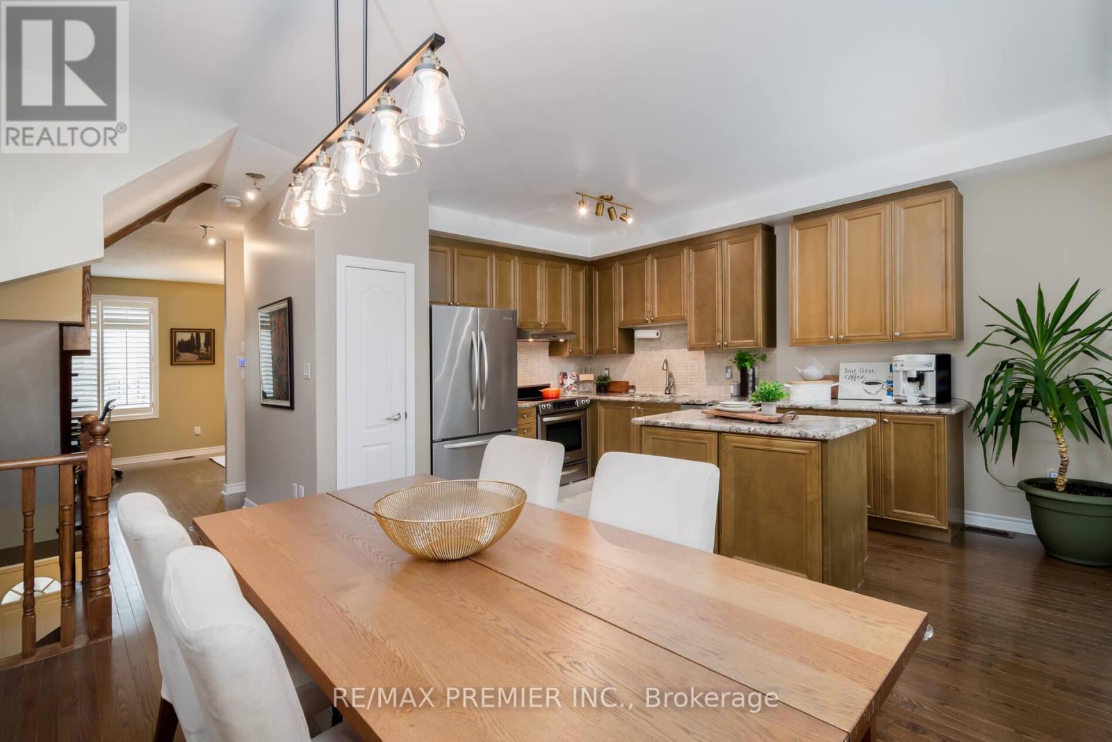 39 Market Garden Mews, Toronto, Ontario  M8Z 0A6 - Photo 14 - W12857276