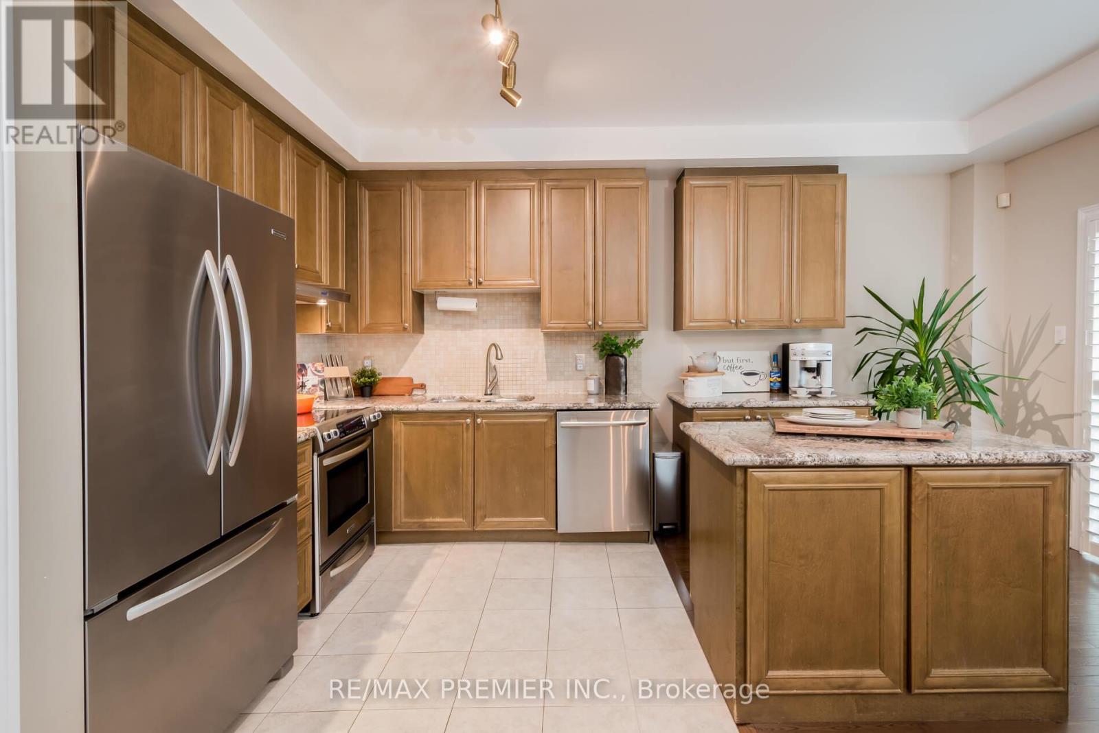 39 Market Garden Mews, Toronto, Ontario  M8Z 0A6 - Photo 19 - W12857276