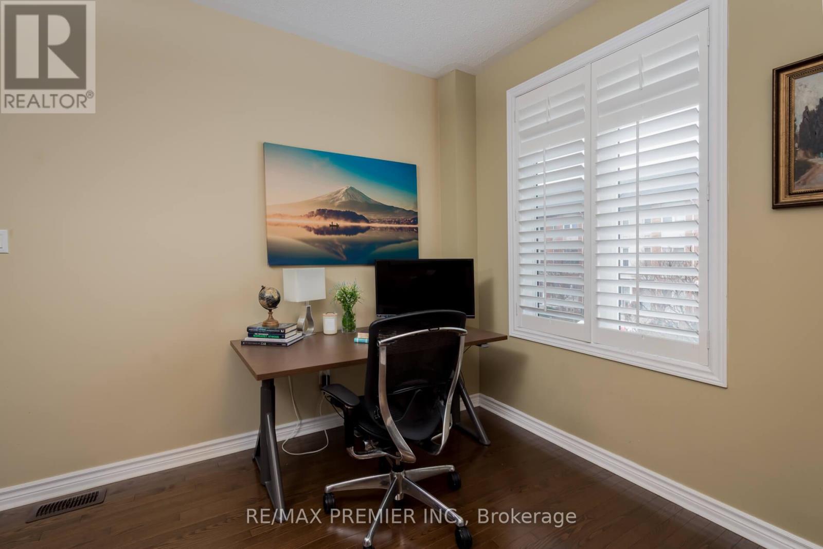 39 Market Garden Mews, Toronto, Ontario  M8Z 0A6 - Photo 21 - W12857276