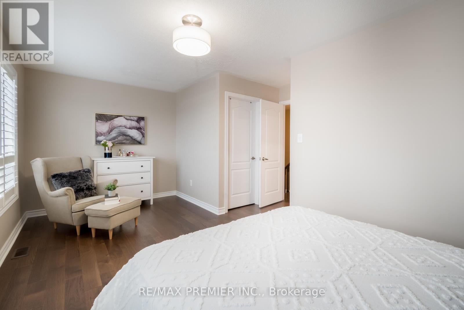 39 Market Garden Mews, Toronto, Ontario  M8Z 0A6 - Photo 32 - W12857276