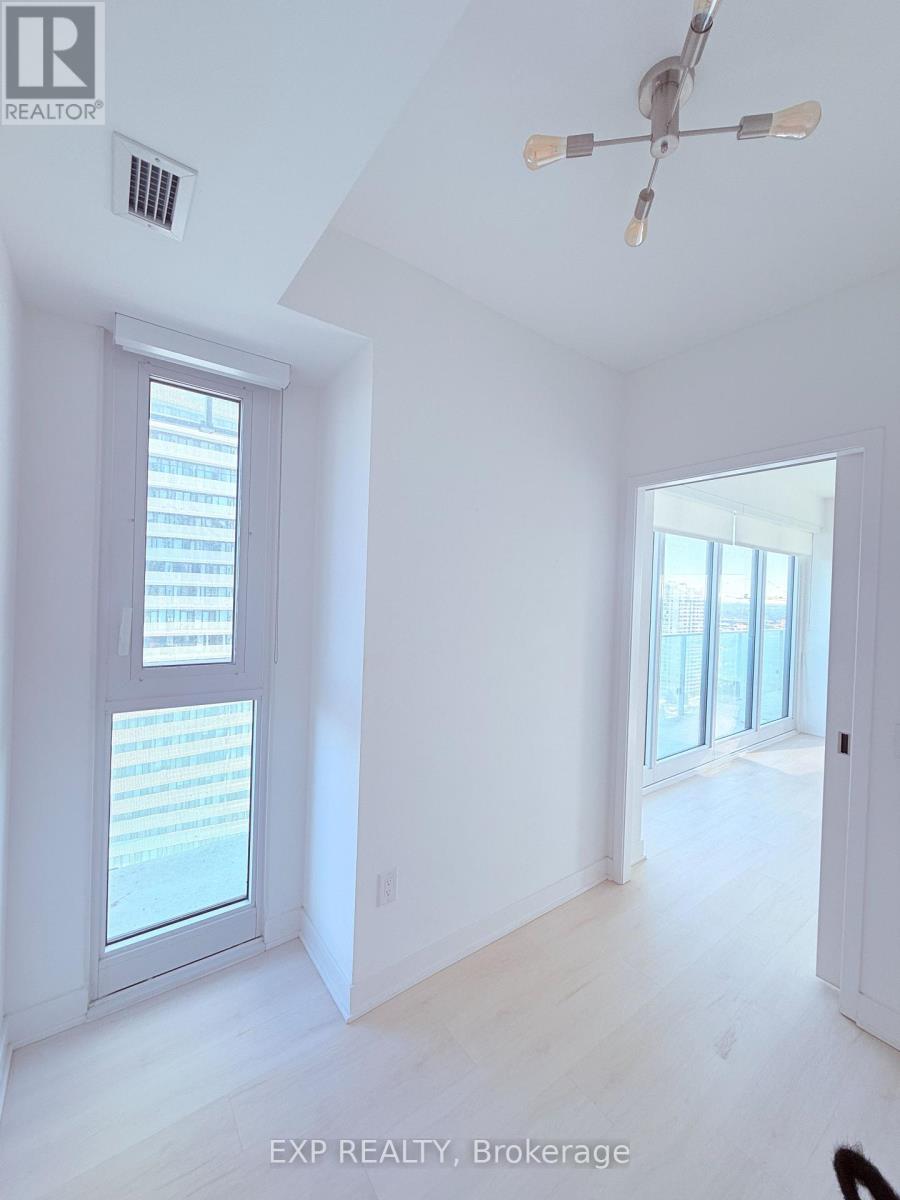 Unit2004 - 3900 Confederation Parkway, Mississauga, Ontario  L5B 0M3 - Photo 13 - W12857302