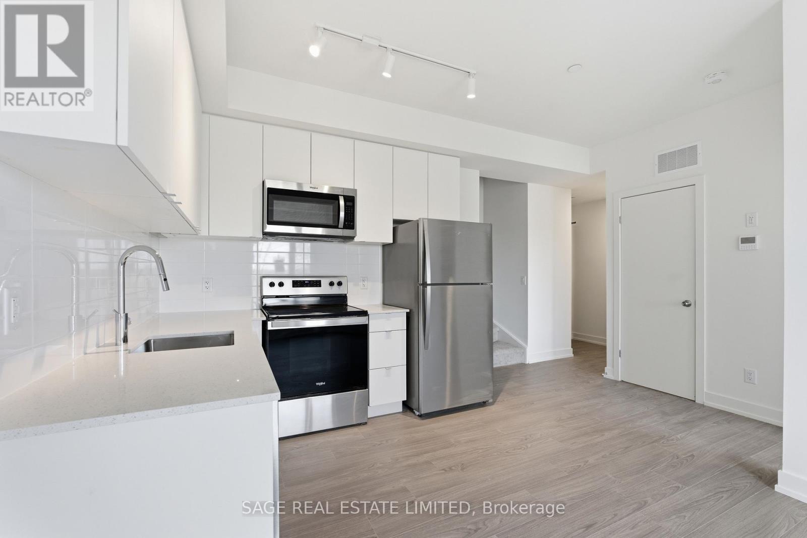 312c - 16 Melbourne Avenue, St. Catharines, Ontario  L2P 0G5 - Photo 4 - X12857316