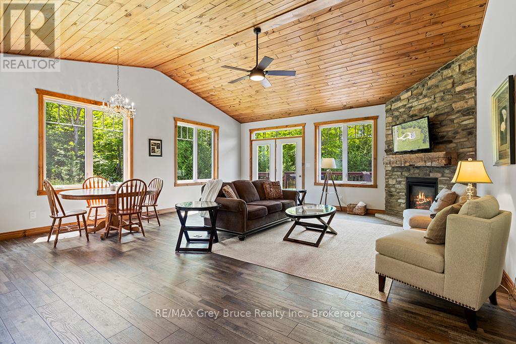 1379 West Road, Northern Bruce Peninsula, Ontario  N0H 1W0 - Photo 16 - X12857336