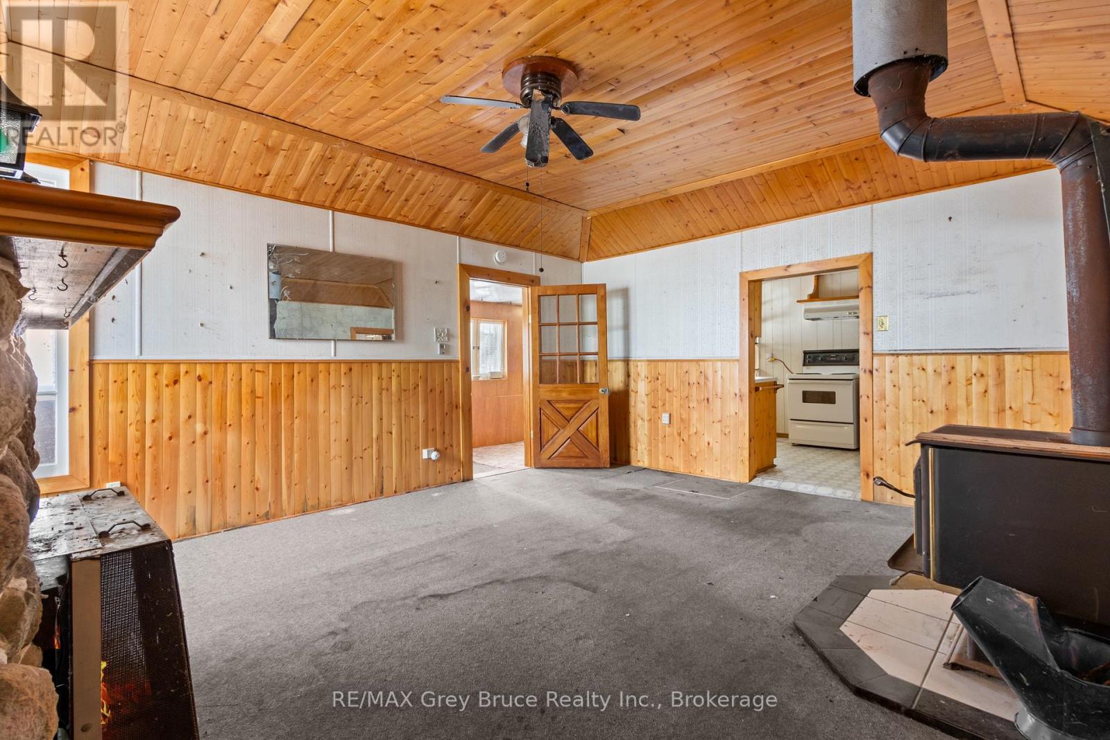 11 Mcneil Street, Northern Bruce Peninsula, Ontario  N0H 1W0 - Photo 17 - X12857342