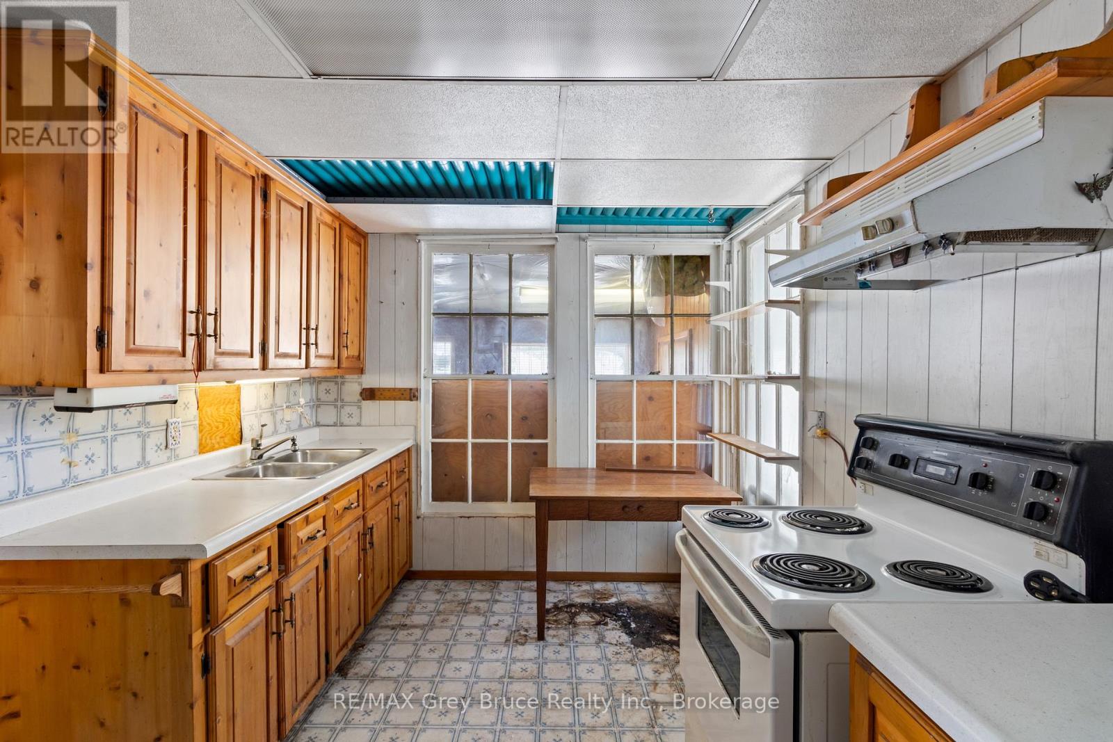 11 Mcneil Street, Northern Bruce Peninsula, Ontario  N0H 1W0 - Photo 18 - X12857342