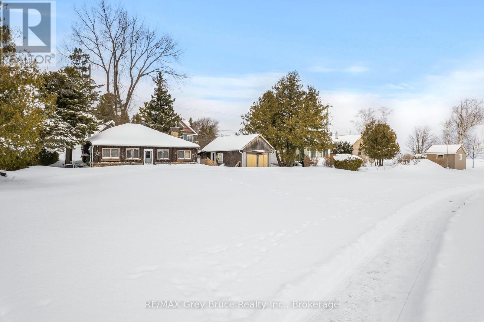 11 Mcneil Street, Northern Bruce Peninsula, Ontario  N0H 1W0 - Photo 35 - X12857342