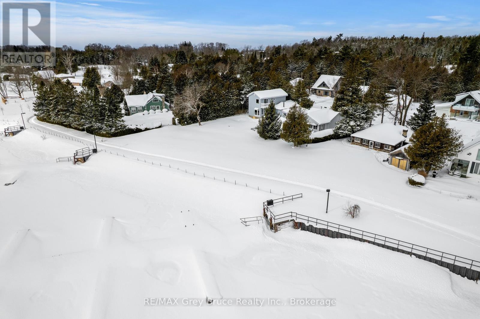 11 Mcneil Street, Northern Bruce Peninsula, Ontario  N0H 1W0 - Photo 40 - X12857342