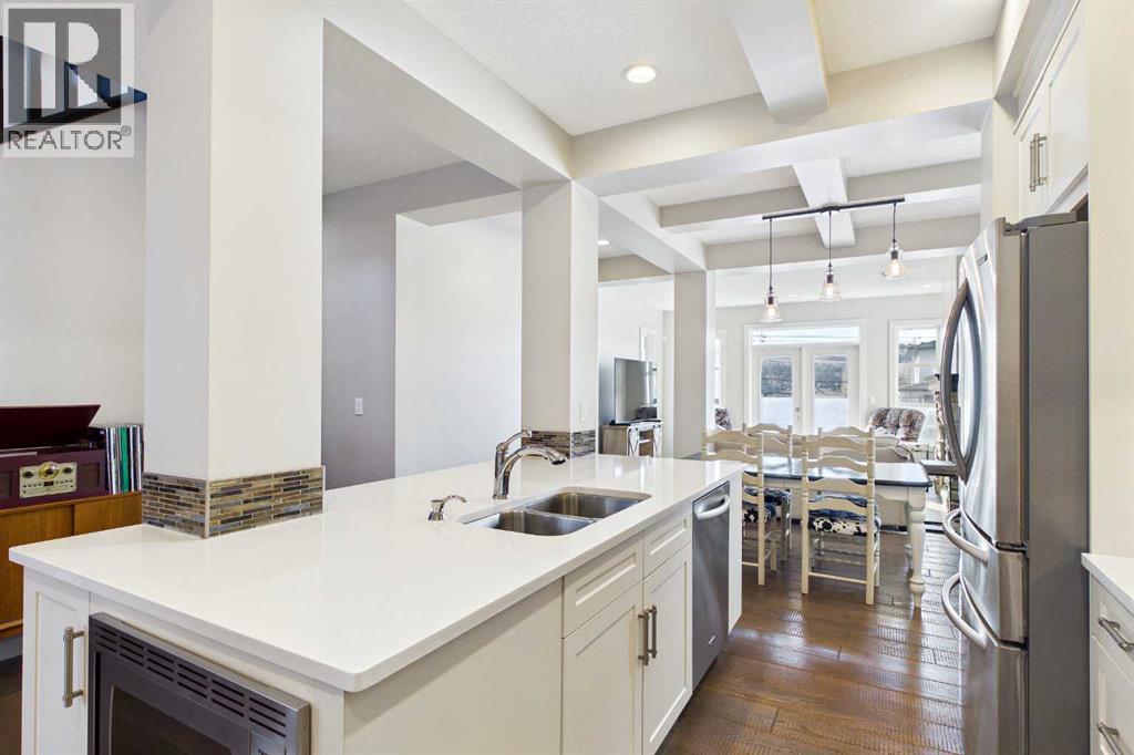 4827 22 Avenue Nw, Calgary, Alberta  T3B 0Y4 - Photo 6 - A2286065