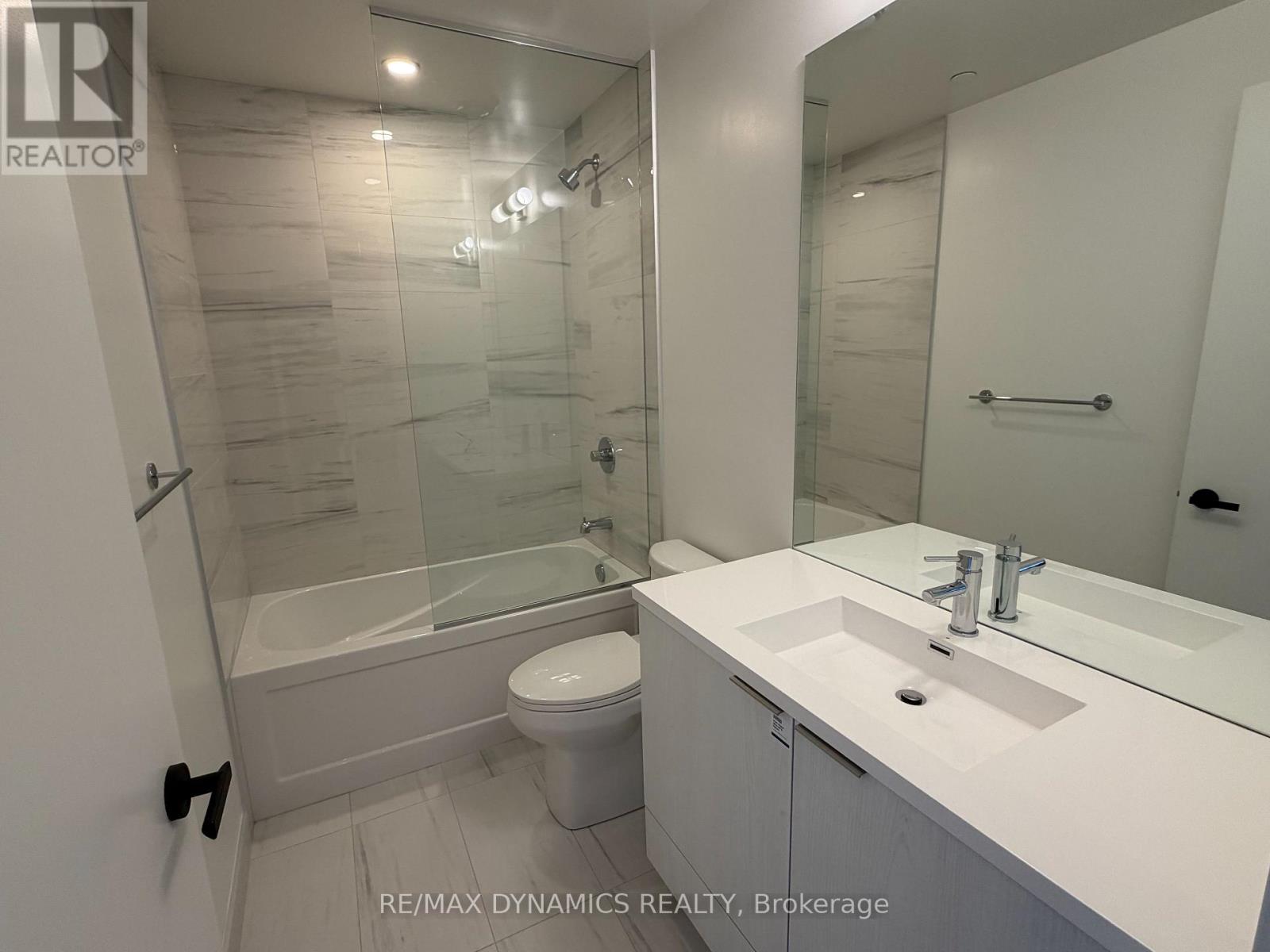 5211 - 8 Interchange Way, Vaughan, Ontario  L4K 0R2 - Photo 4 - N12857354