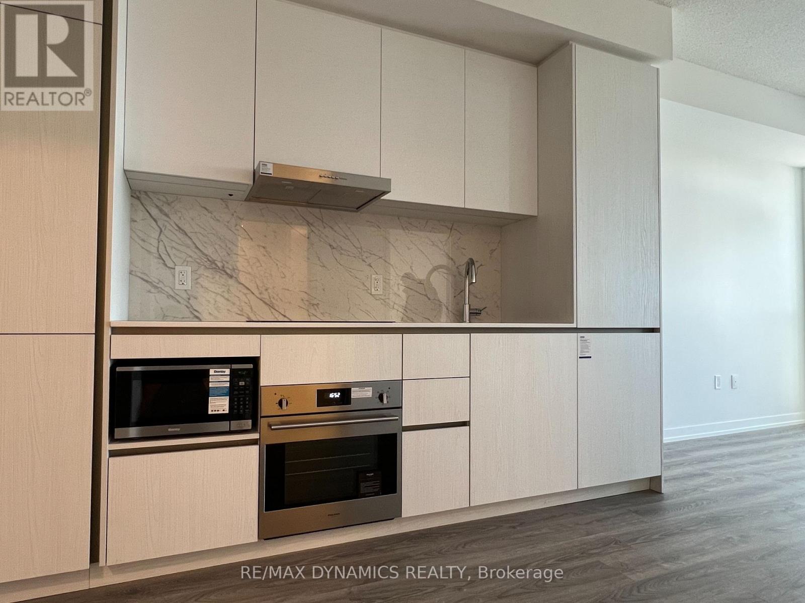 5211 - 8 Interchange Way, Vaughan, Ontario  L4K 0R2 - Photo 6 - N12857354