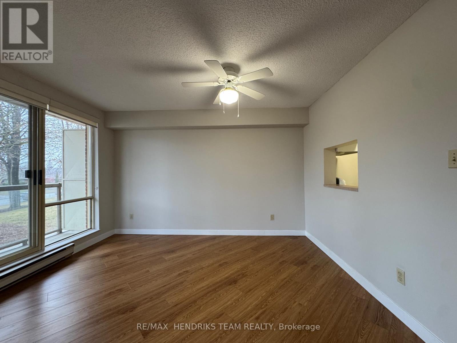 210 - 56 Windward Street, St. Catharines, Ontario  L2M 7W6 - Photo 4 - X12857320