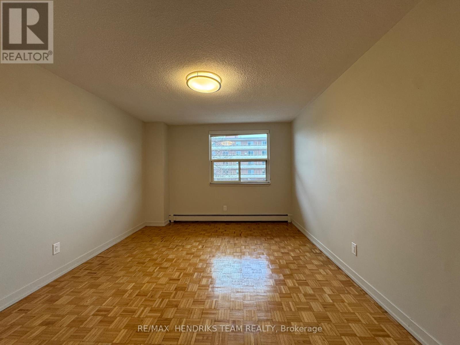 303 - 39 Leaside Drive, St. Catharines, Ontario  L2M 4G2 - Photo 7 - X12857330