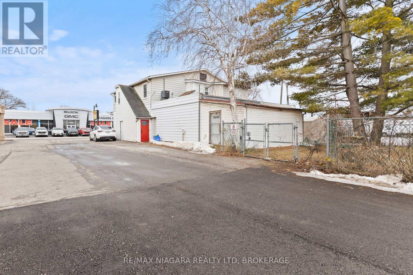 1530 Niagara Stone Road, Niagara-On-The-Lake, Ontario  L0S 1J0 - Photo 4 - X12857346