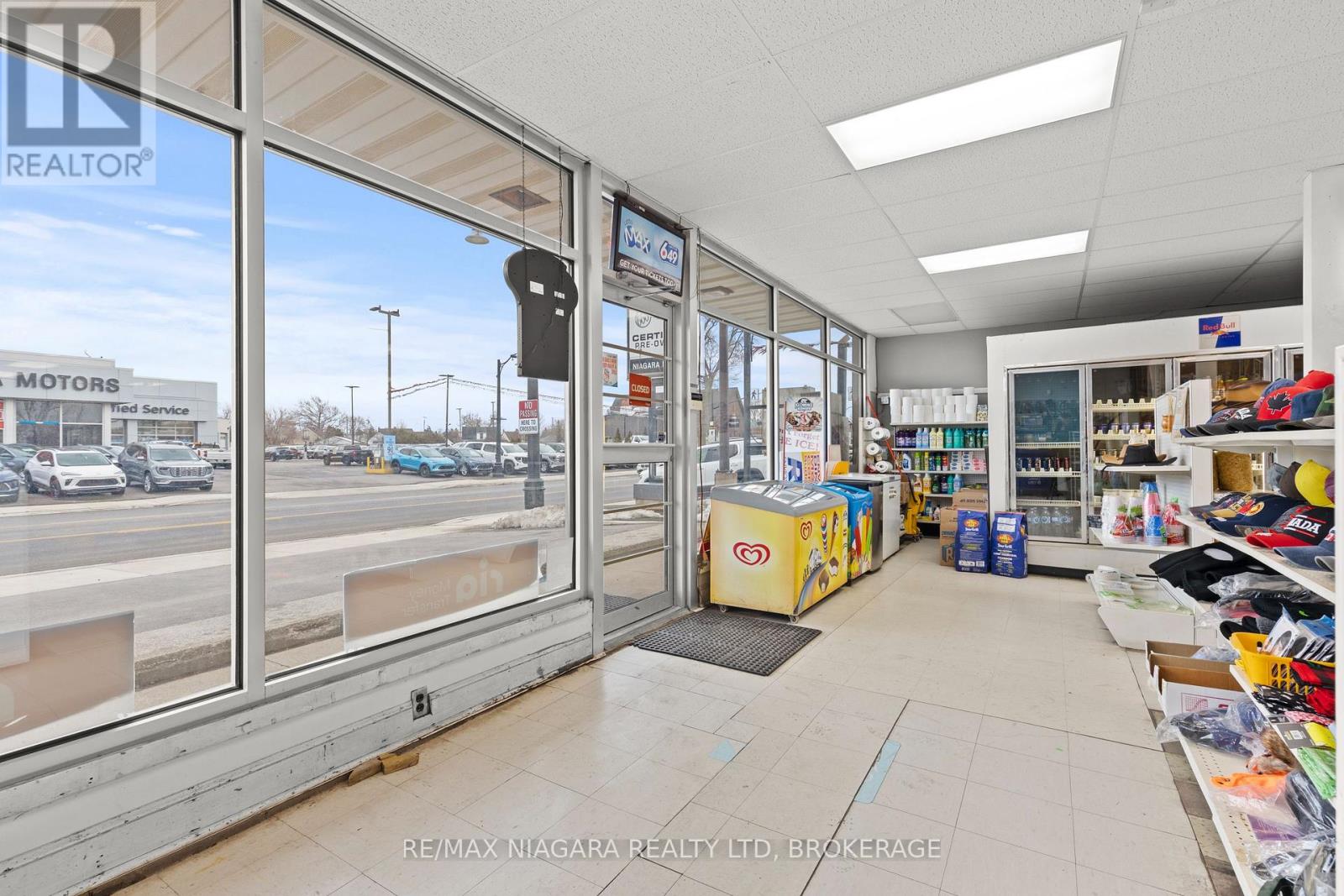 1530 Niagara Stone Road, Niagara-On-The-Lake, Ontario  L0S 1J0 - Photo 6 - X12857346