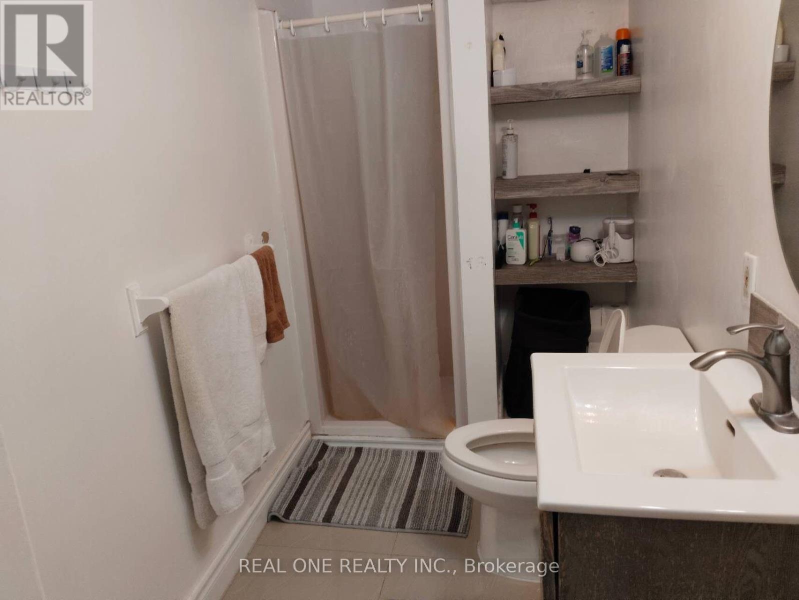 349 Browndale Crescent, Richmond Hill, Ontario  L4C 3J3 - Photo 11 - N12857356