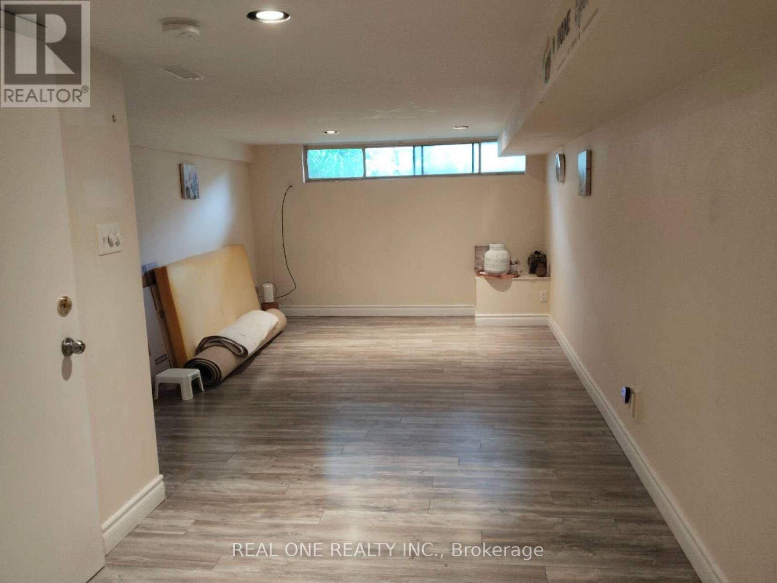 349 Browndale Crescent, Richmond Hill, Ontario  L4C 3J3 - Photo 8 - N12857356