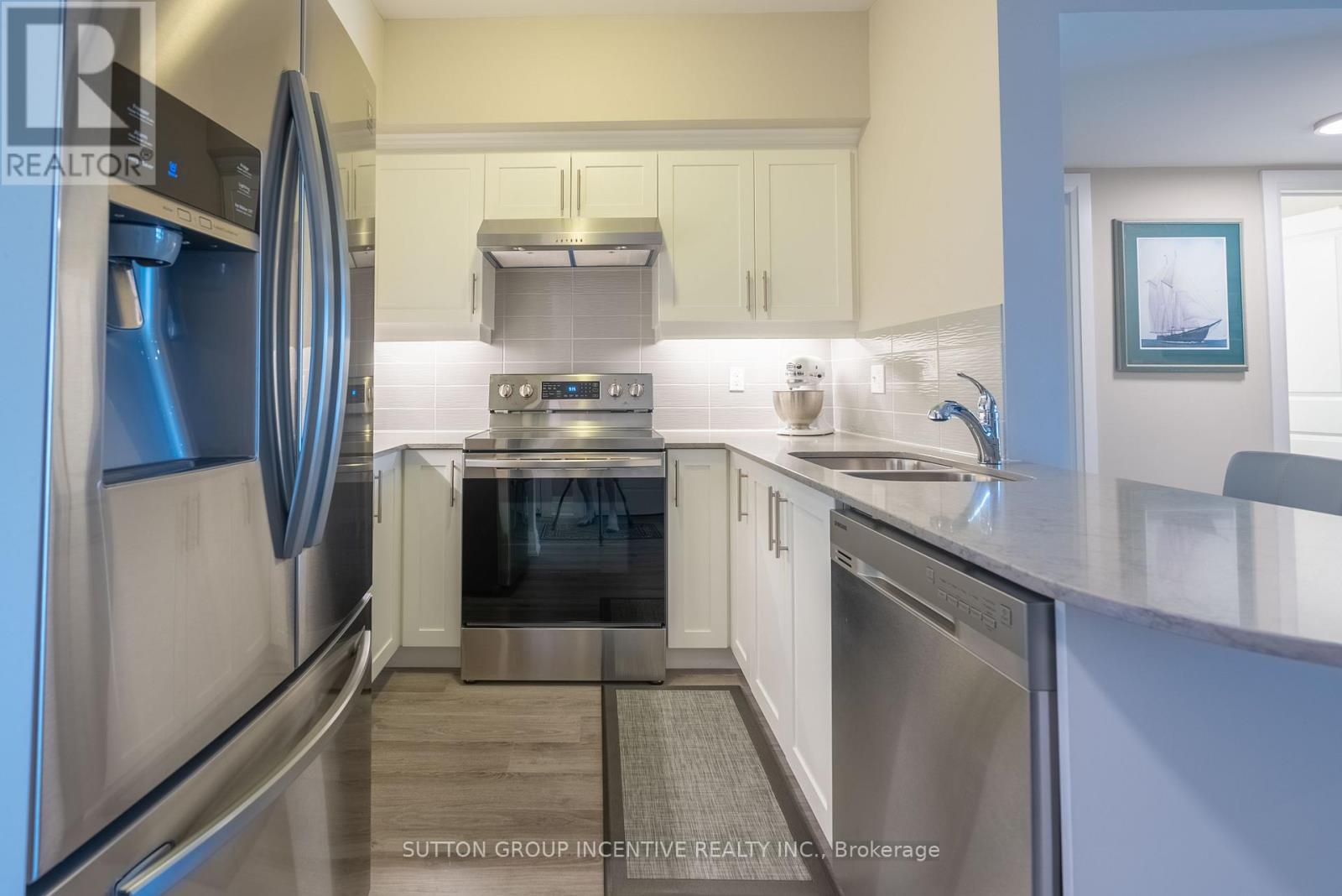 305 - 54 Koda Street, Barrie, Ontario  L9J 0J6 - Photo 2 - S12857344