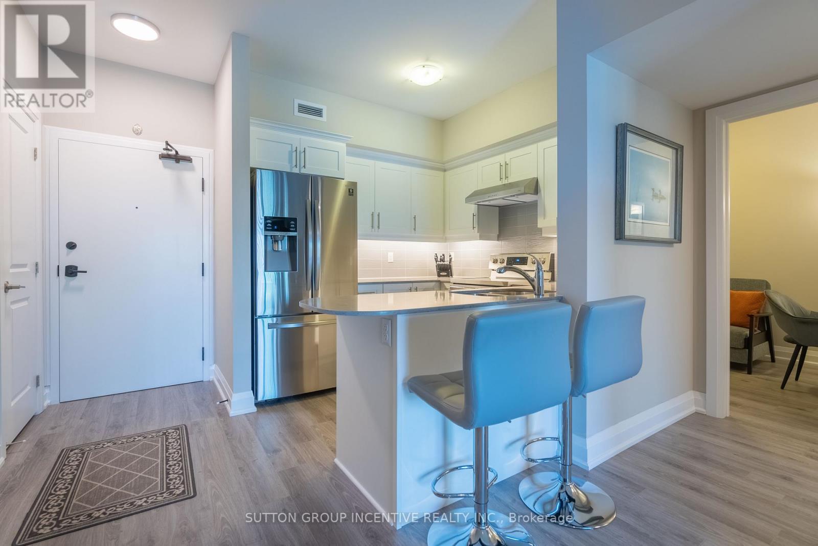 305 - 54 Koda Street, Barrie, Ontario  L9J 0J6 - Photo 3 - S12857344