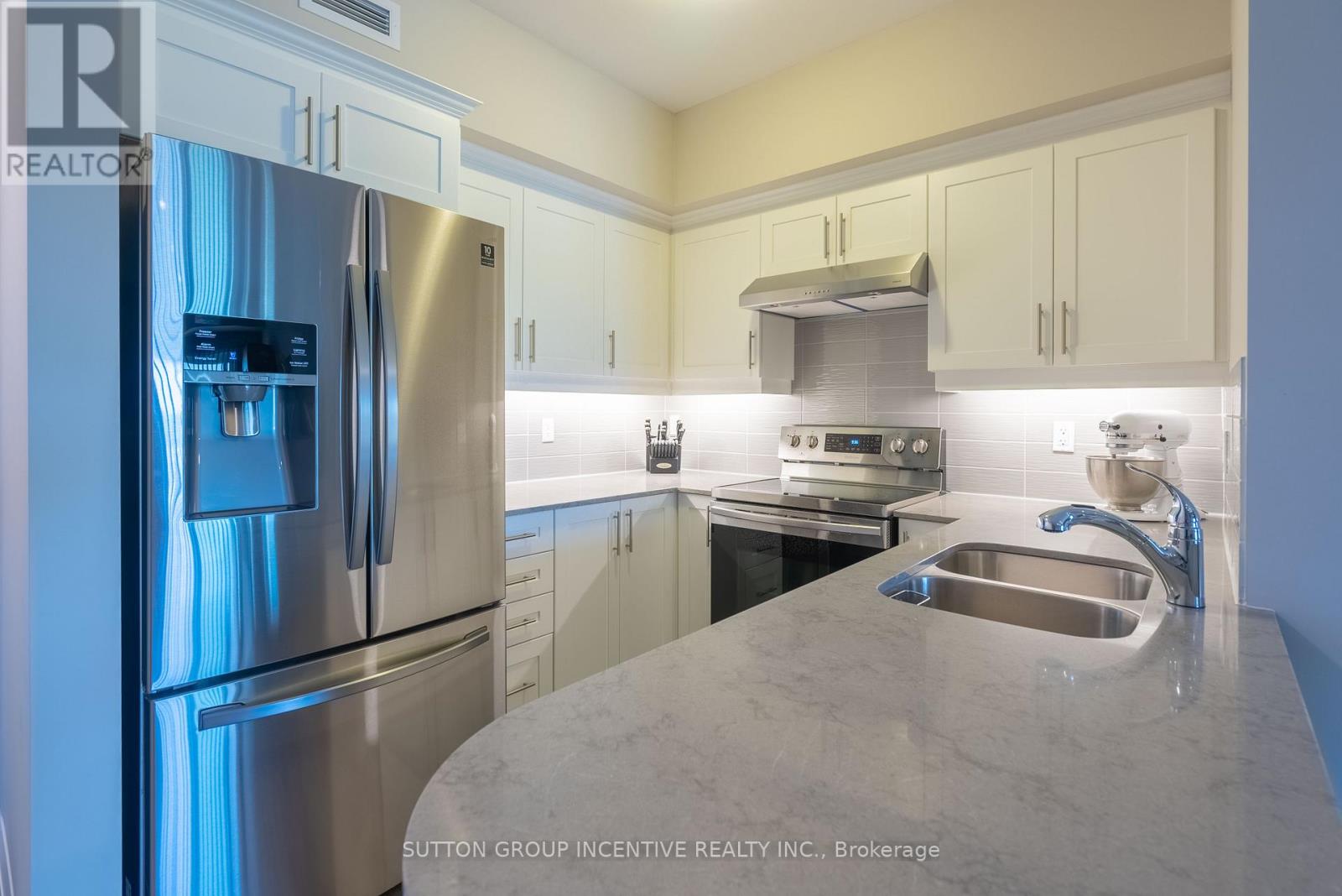 305 - 54 Koda Street, Barrie, Ontario  L9J 0J6 - Photo 4 - S12857344