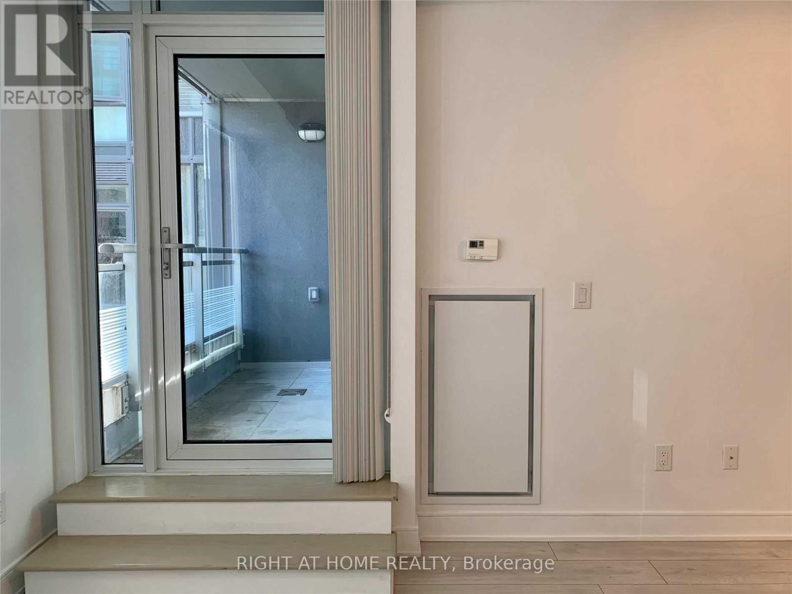 218 - 525 Adelaide Street W, Toronto, Ontario  M5V 1T6 - Photo 3 - C12664282