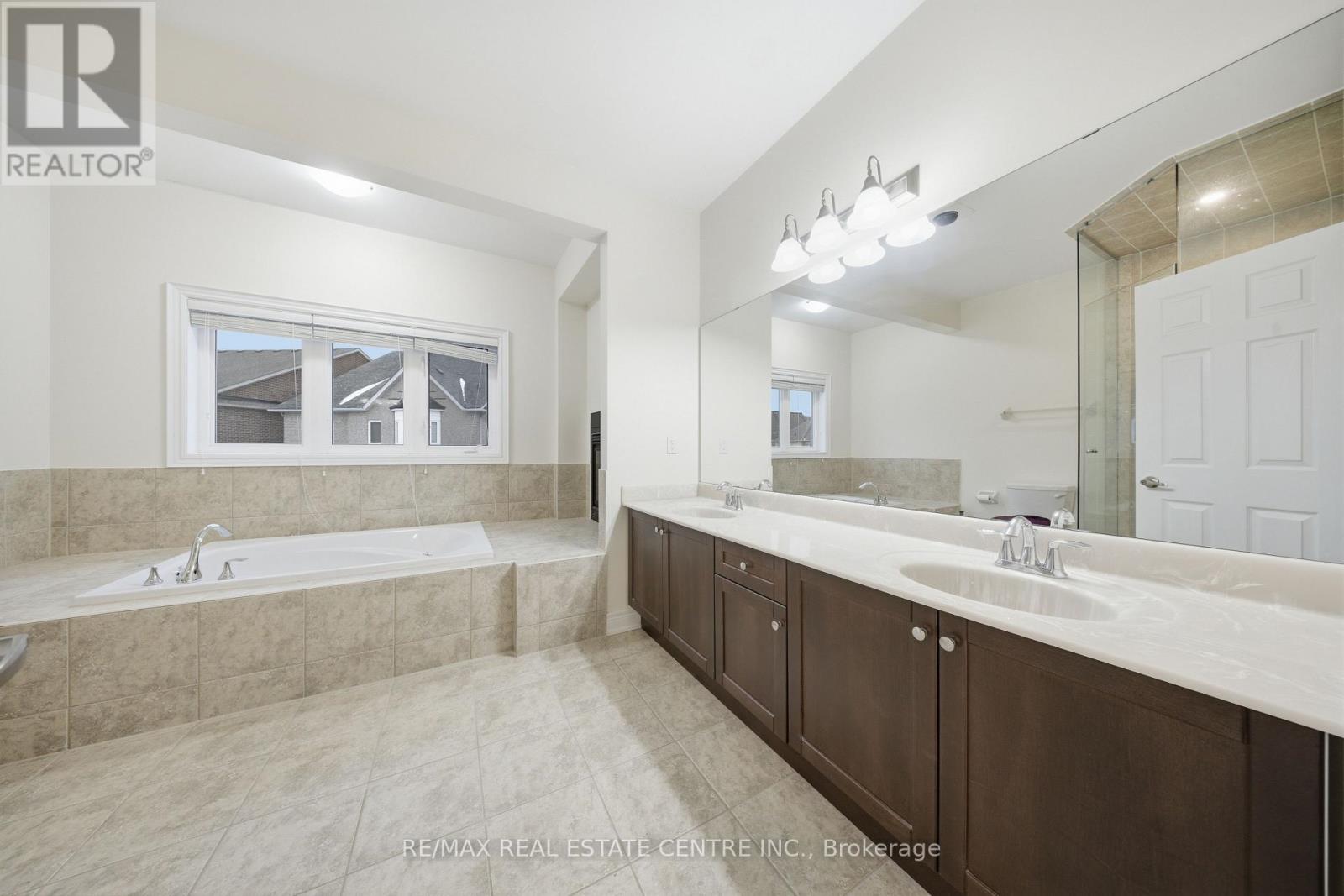 3290 Erin Centre Boulevard, Mississauga (Churchill Meadows), Ontario  L5M 0K9 - Photo 43 - W12857080