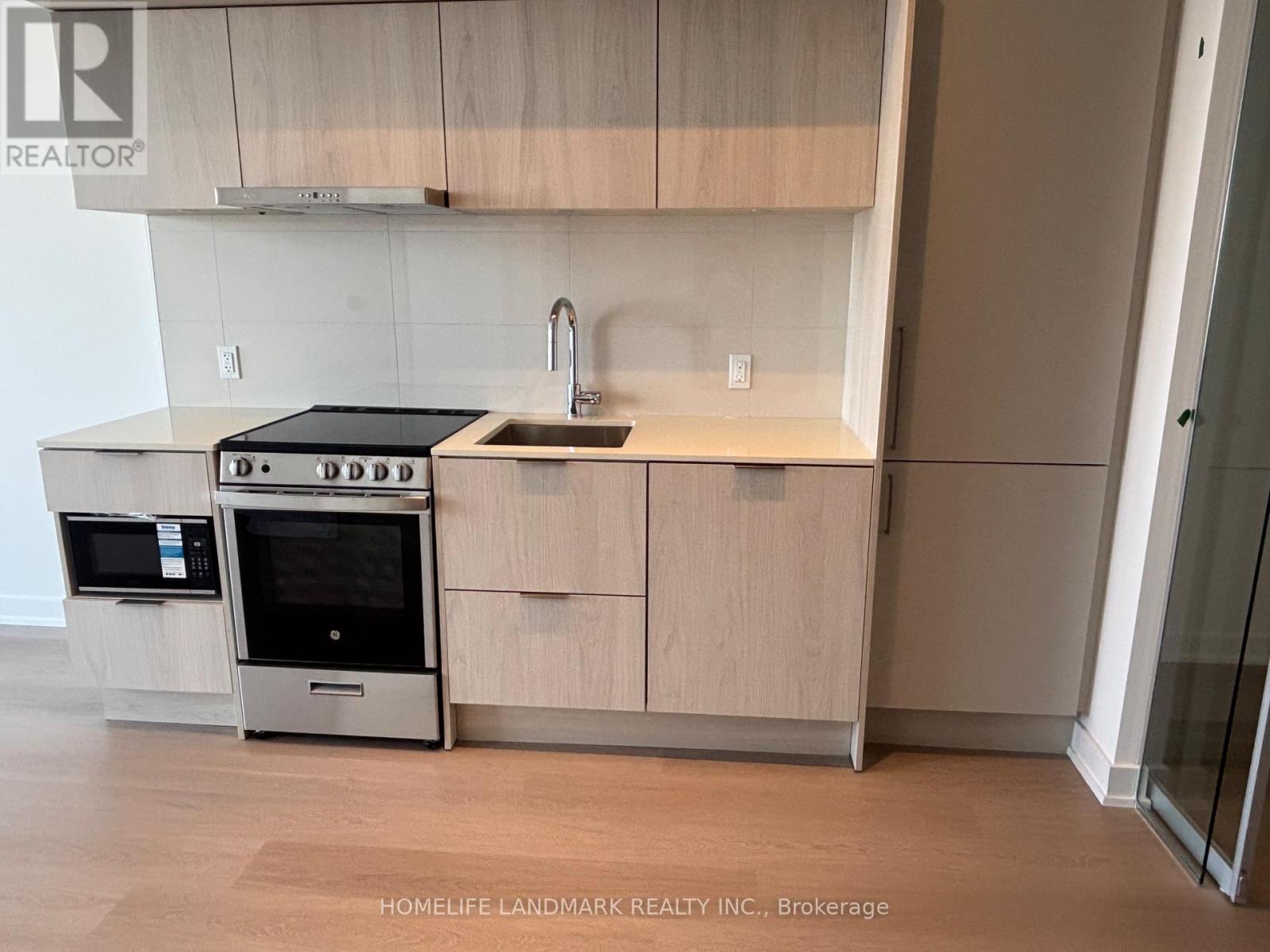 3912 - 448 Burnhamthorpe Road, Mississauga, Ontario  L5B 0R4 - Photo 10 - W12856134