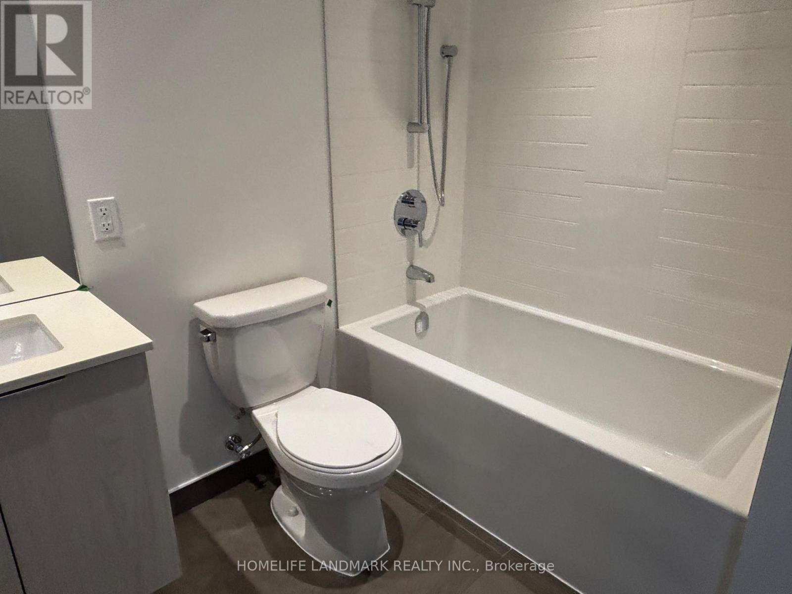 3912 - 448 Burnhamthorpe Road, Mississauga, Ontario  L5B 0R4 - Photo 8 - W12856134