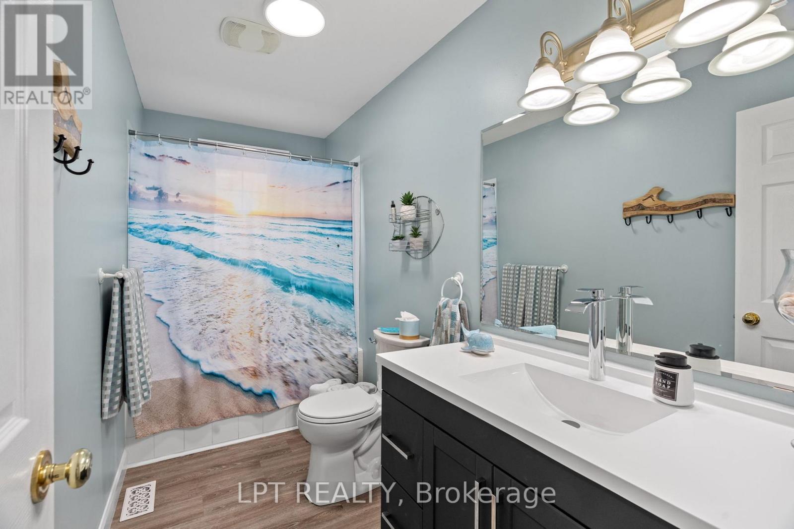 7652 Riverside Drive, Lambton Shores, Ontario  N0M 2L0 - Photo 14 - X12857372